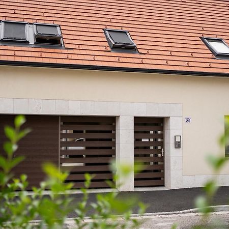 Cesar Apartman Шопрон Экстерьер фото
